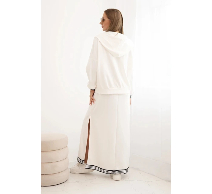 Dámská souprava s viskózou s rozepínací mikinou a dlouhou sukní ecru Dámská souprava s viskózou s rozepínací mikinou a dlouhou sukní ecru