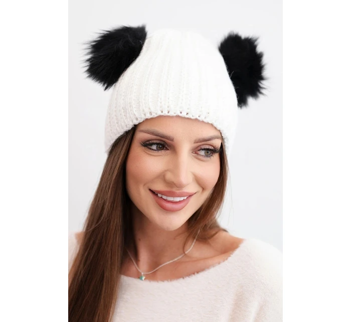 Dámská zimní čepice z vlny s pomponem K433 bílá Dámská zimní čepice z vlny s pomponem K433 bílá