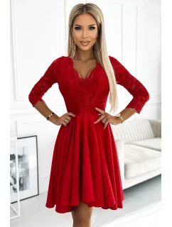 210-16 NICOLLE šaty s krajkovým výstřihem a delšími zády - červené