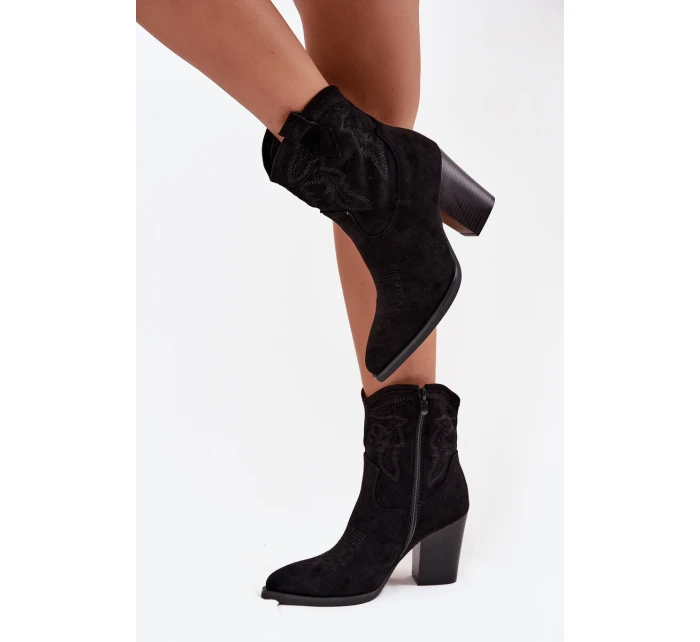 Dámské kovbojky na podpatku Eko semiš Černé model 21714706 - Boto Dámské kovbojky na podpatku Eko semiš Černé model 21714706 - Boto