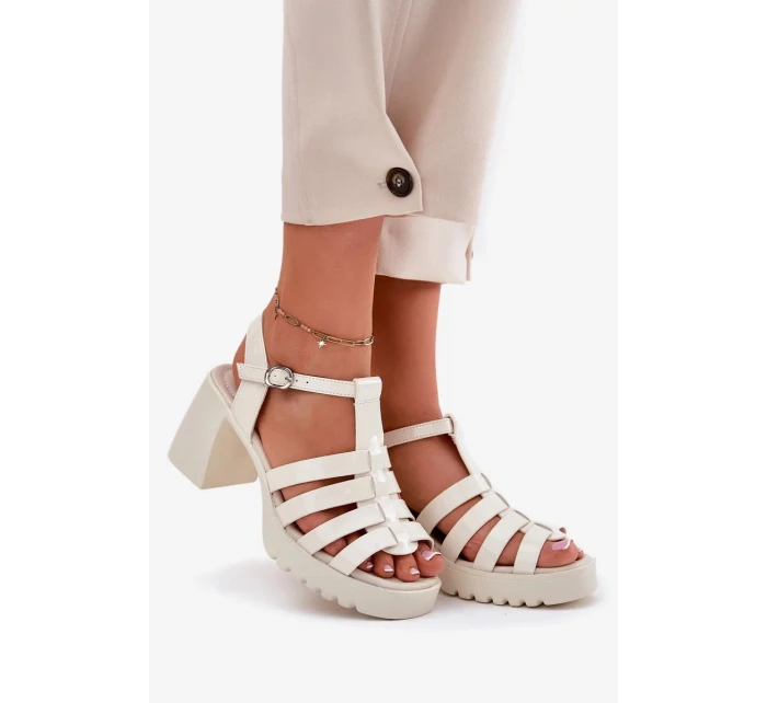 Dámské lakované kožené sandály na sloupku - světle béžové Vinceza Dámské lakované kožené sandály na sloupku - světle béžové Vinceza