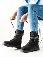 Trendy černé kotníčkové boty dámské na plochém podpatku Trendy černé kotníčkové boty dámské na plochém podpatku