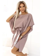 SOFIA Motýlí šaty se zavazováním v pase model 20916067 - numoco SOFIA Motýlí šaty se zavazováním v pase model 20916067 - numoco