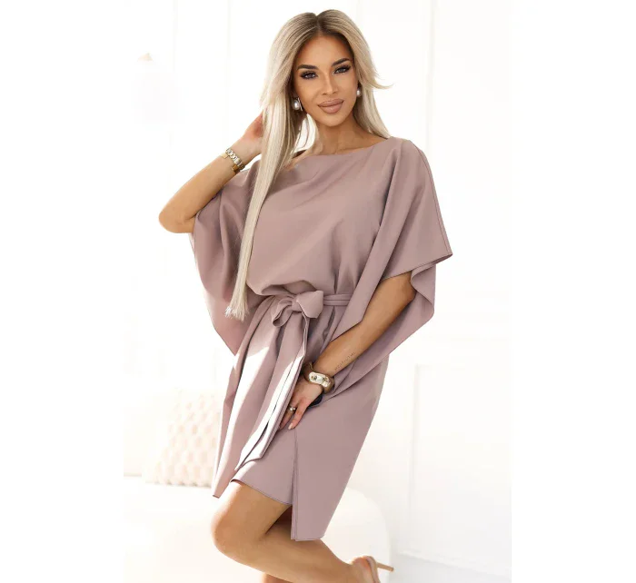 SOFIA Motýlí šaty se zavazováním v pase model 20916067 - numoco SOFIA Motýlí šaty se zavazováním v pase model 20916067 - numoco