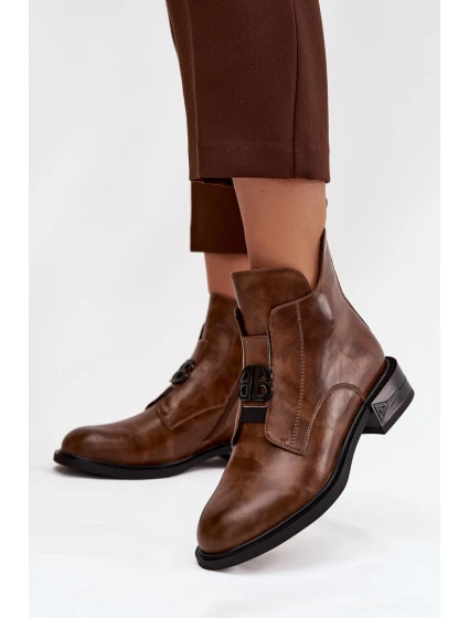 Zateplené kožené dámské kotníkové boty s ozdobným detailem hnědé Briselda Zateplené kožené dámské kotníkové boty s ozdobným detailem hnědé Briselda