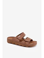 Kožené dámské pantofle s přezkami model 22200749 Hnědé - Inblu