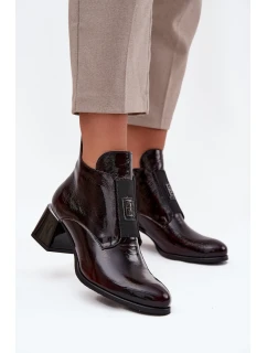 Kožené lakované kotníkové boty na klínku s ozdobným detailem zateplené Zazoo 60560 bordó