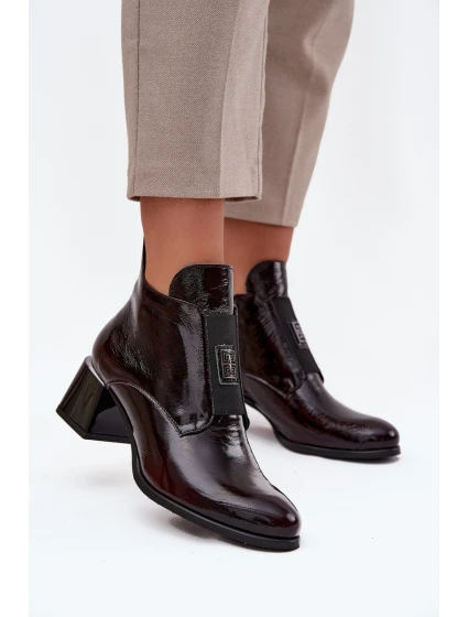 Kožené lakované kotníkové boty na klínku s ozdobným detailem zateplené Zazoo 60560 bordó