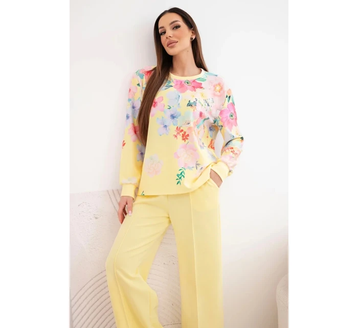 Dámský máslový viskózový komplet s květinovým vzorem se širokými nohavicemi žlutý