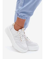 Kožené dámské tenisky na platformě model 22076967 bílé - VINCEZA Kožené dámské tenisky na platformě model 22076967 bílé - VINCEZA