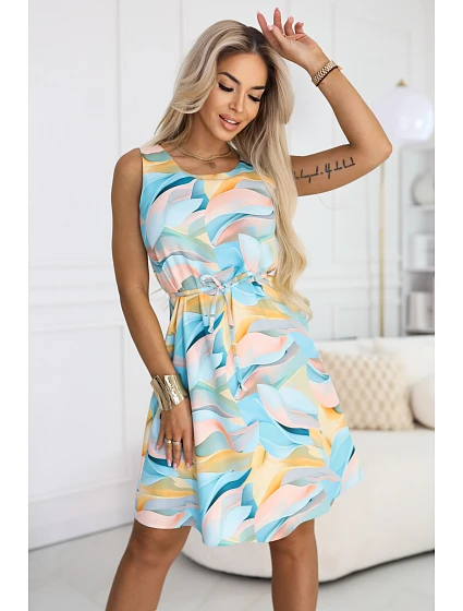 296-15 VICTORIA Trapézové letní šaty v barevných vlnách - citronově modré