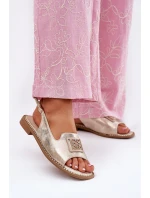 Elegantní Dámské Sandály Na Plochém Podpatku S Ozdobou model 21696674 Zlaté - S.Barski