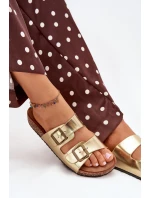 Dámské sandály na korkové platformě s přezkami zlaté model 21704305 - EVENTO Dámské sandály na korkové platformě s přezkami zlaté model 21704305 - EVENTO