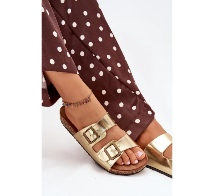 Dámské sandály na korkové platformě s přezkami zlaté model 21704305 - EVENTO Dámské sandály na korkové platformě s přezkami zlaté model 21704305 - EVENTO