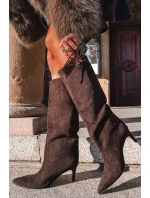 Dámské kozačky z eko semiše na jehlovém podpatku Phelin – čokoládové Dámské kozačky z eko semiše na jehlovém podpatku Phelin – čokoládové