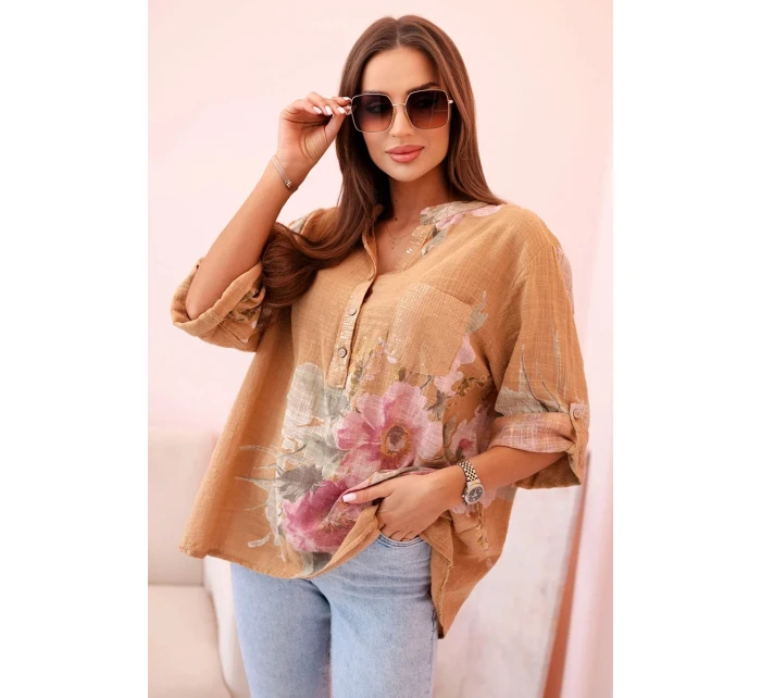 Dámská blůza z bavlny s květinovým vzorem a knoflíky - camelová Dámská blůza z bavlny s květinovým vzorem a knoflíky - camelová