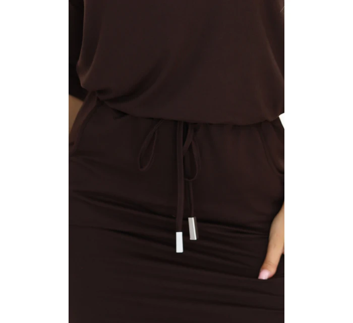 Sportovní midi šaty s kapsami a zavazováním v pase  hnědé model 21479053 - numoco