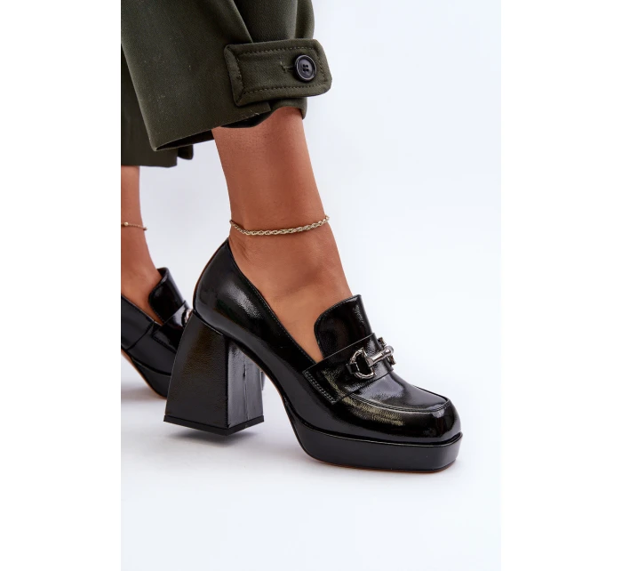 Lakované dámské polobotky na podpatku černé D&A MR38-906