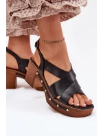 Kožené Sandály Na Podpatku model 21699718 Černé - Zazoo