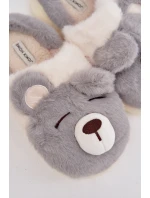 Kožešinové pantofle s motivem šedé model 21772450 - Boto