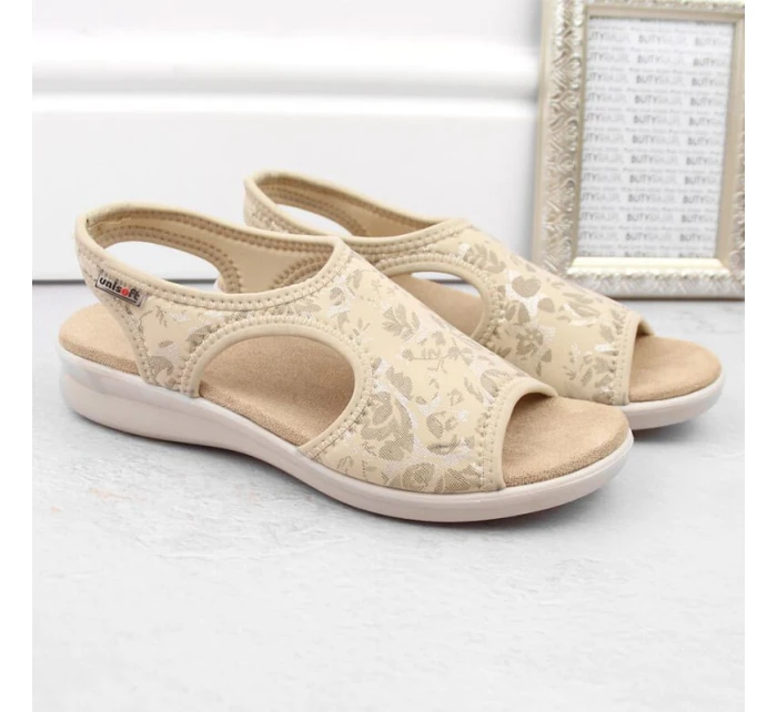 Dámské pohodlné nazouvací sandály béžové model 22014917