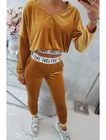 Velurová souprava s kapucí v hořčicové barvě Velurová souprava s kapucí v hořčicové barvě