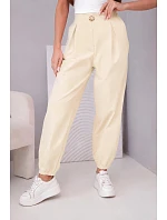 Dámské bavlněné kalhoty s vysokým pasem a ozdobným knoflíkem model 22205857 - K-Fashion Dámské bavlněné kalhoty s vysokým pasem a ozdobným knoflíkem model 22205857 - K-Fashion