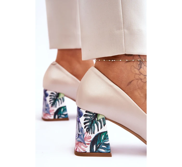 Kožené lodičky s ozdobným podpatkem Boty  béžová model 21615886 - Boto