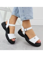 Dámské kožené sandály na hrubé podrážce s motýlím vzorem bílé Filippo DS6811 Dámské kožené sandály na hrubé podrážce s motýlím vzorem bílé Filippo DS6811