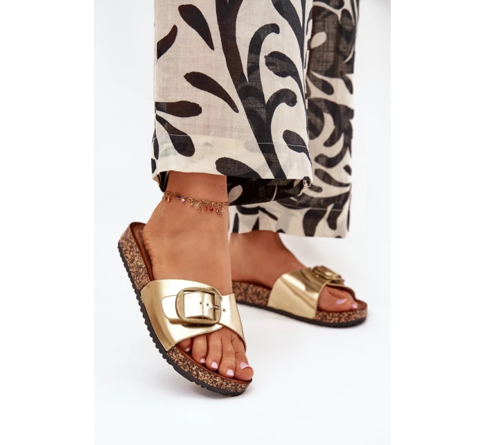 Dámské pantofle na korkové platformě se sponou zlaté model 21704235 - Boto