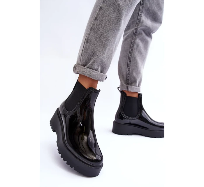 Lakované kozačky na platformě Big Star Černá