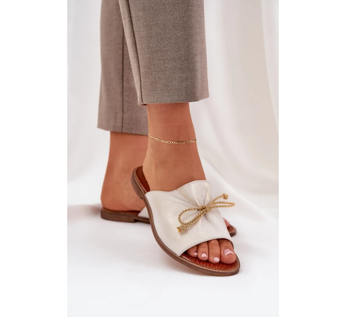 Kožené Ploché Elegantní Sandály S Mašlí Lewski Zlaté model 21684466 - Boto Kožené Ploché Elegantní Sandály S Mašlí Lewski Zlaté model 21684466 - Boto