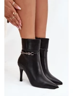 Dámské kotníkové boty na podpatku s páskem a vyhřívané černé model 21710807 - Boto Dámské kotníkové boty na podpatku s páskem a vyhřívané černé model 21710807 - Boto