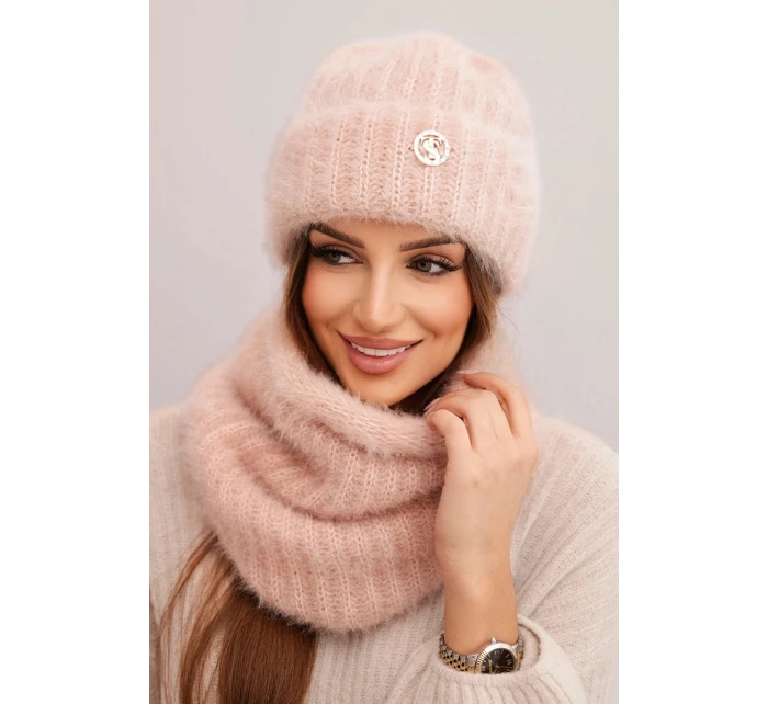 Dámská sada čepice a šály zimní huňaté s ozdobným model 21780839 světle pudrově růžová - K-Fashion Dámská sada čepice a šály zimní huňaté s ozdobným model 21780839 světle pudrově růžová - K-Fashion