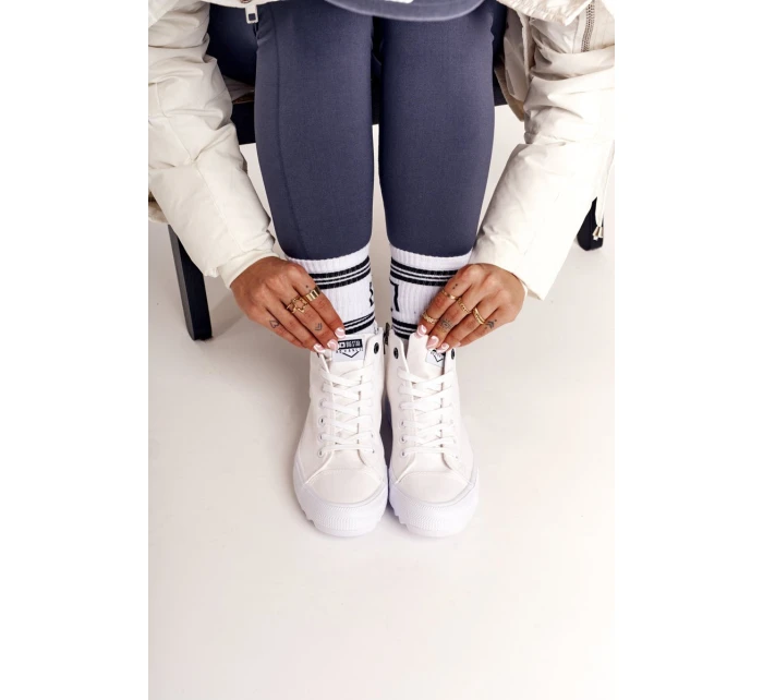 Dámské Vysoké Tenisky Na Velké Podrážce BIG STAR FF274241 Bile