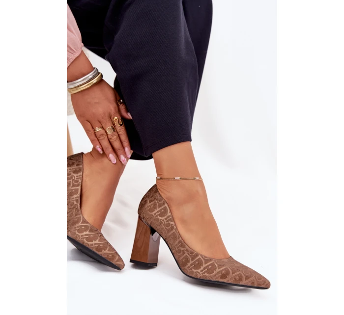Dámské Lodičky Na Podpatku S Dekorativním Vytlačením Vinceza 62254 Hnědé