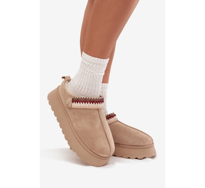 Dámské sněhule nízké s páskem a výšivkou na platformě světle béžové model 21708900 - Boto Dámské sněhule nízké s páskem a výšivkou na platformě světle béžové model 21708900 - Boto
