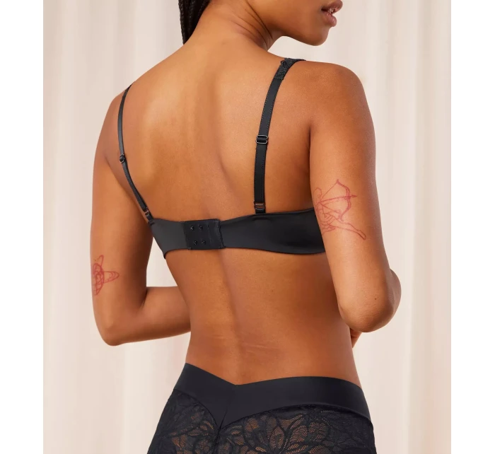 Dámská podprsenka Body Make-Up Illusion Lace Balconette - BLACK - černá 0004 - TRIUMPH Dámská podprsenka Body Make-Up Illusion Lace Balconette - BLACK - černá 0004 - TRIUMPH