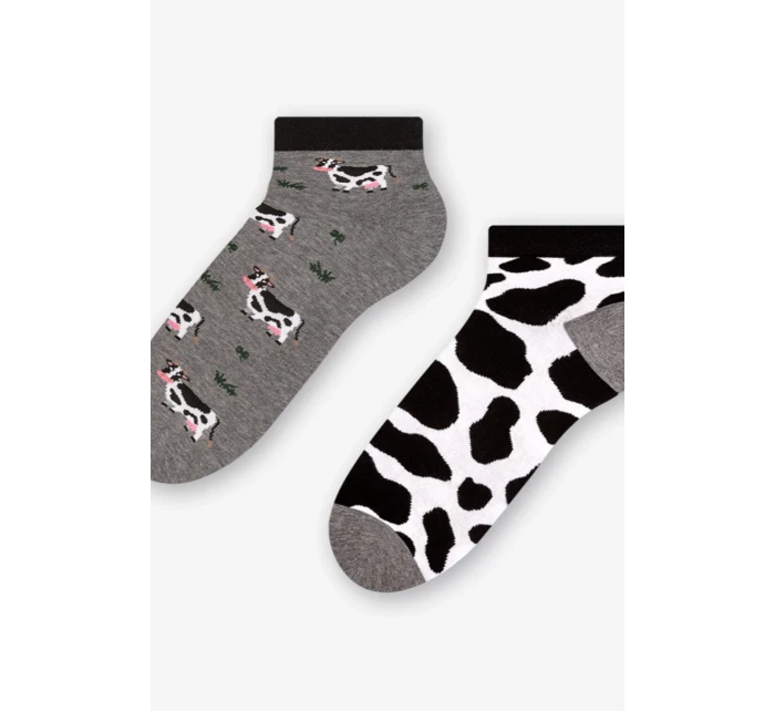 Krátké asymetrické dámské ponožky 034