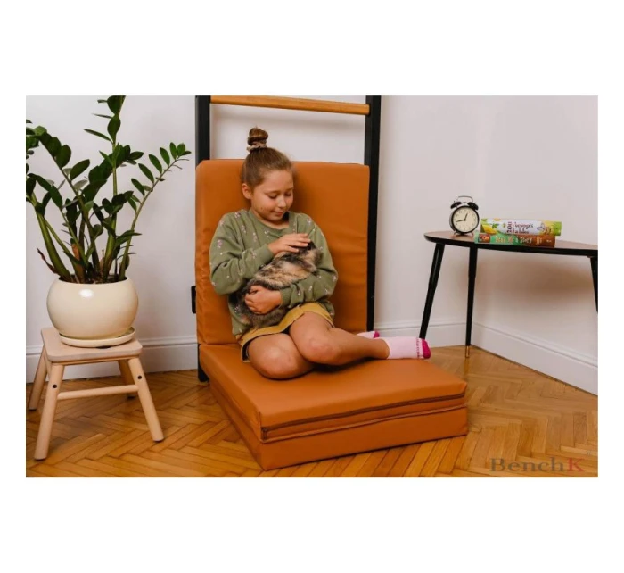 SKLÁDACÍ GYMNASTICKÁ MATRACE HNĚDÁ 180CM BENCHK SKLÁDACÍ GYMNASTICKÁ MATRACE HNĚDÁ 180CM BENCHK