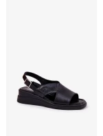 Dámské lakované sandály na klínku z eko kůže - černé Quilara Dámské lakované sandály na klínku z eko kůže - černé Quilara