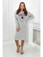 Dlouhé izolované šaty s výšivkou šedý