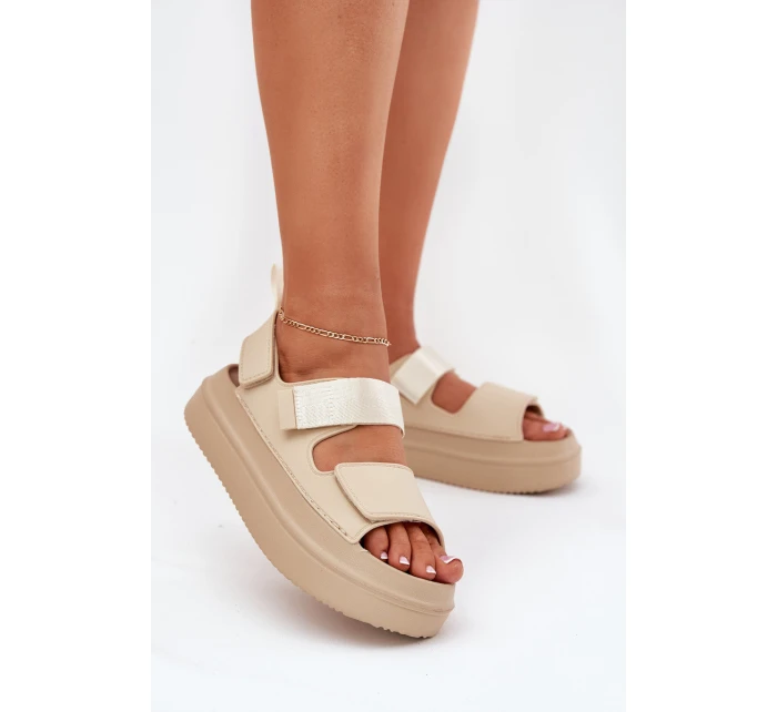 Dámské sandály na platformě se suchým zipem béžové model 21696233 - Boto Dámské sandály na platformě se suchým zipem béžové model 21696233 - Boto