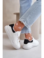 Nízké Tenisky Z Eko Kůže S Přívěsky model 21667696 - Boto Nízké Tenisky Z Eko Kůže S Přívěsky model 21667696 - Boto