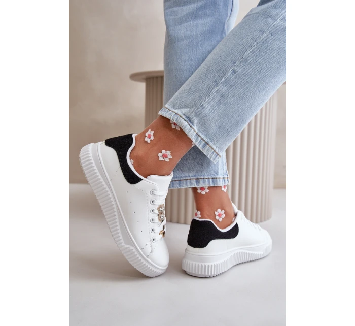 Nízké Tenisky Z Eko Kůže S Přívěsky model 21667696 - Boto Nízké Tenisky Z Eko Kůže S Přívěsky model 21667696 - Boto