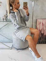 Šaty s kapucí a bočním rozparkem šedé