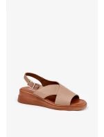 Dámské sandály na klínu z eko kůže – béžové Quilara