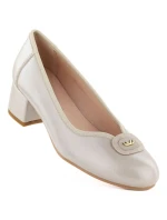 Dámské semišové zateplené ažurové boty khaki Potocki model 22014954 Dámské semišové zateplené ažurové boty khaki Potocki model 22014954