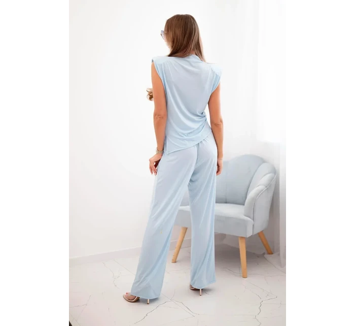 Elegantní dámský komplet s širokými nohavicemi a halenkou s volánky modrý Elegantní dámský komplet s širokými nohavicemi a halenkou s volánky modrý