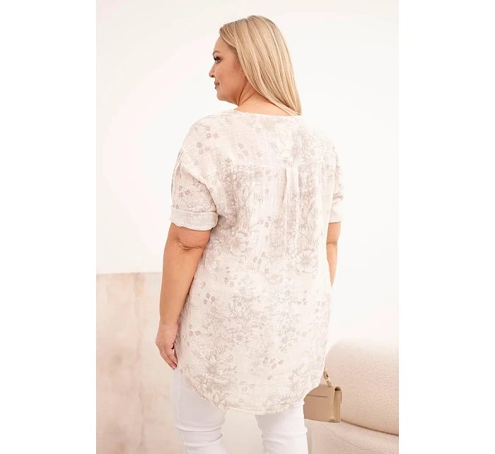 Dámská bavlněná halenka Plus Size s krátkým rukávem a ozdobným knoflíkem béžová